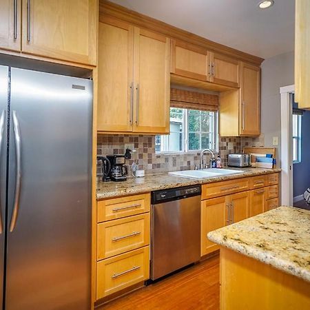 Stylish 2 Bed & 2 Bath At The Heart Of Hollywood With Free Parking - One Car Only Lägenhet Los Angeles Exteriör bild