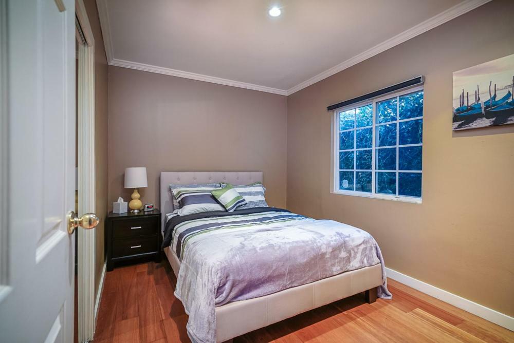 Stylish 2 Bed & 2 Bath At The Heart Of Hollywood With Free Parking - One Car Only Lägenhet Los Angeles Exteriör bild