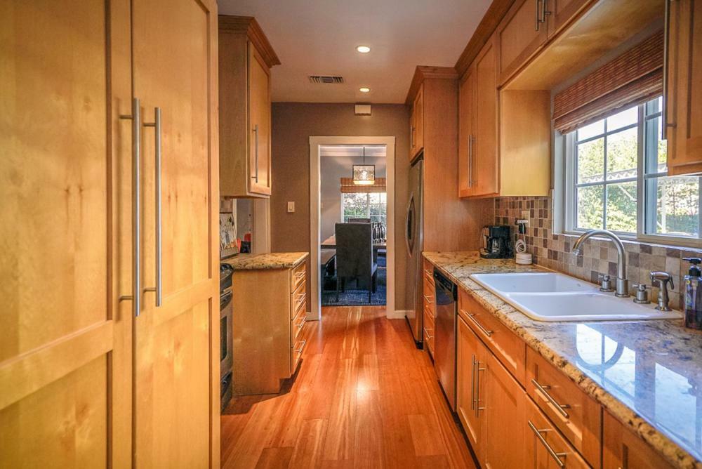 Stylish 2 Bed & 2 Bath At The Heart Of Hollywood With Free Parking - One Car Only Lägenhet Los Angeles Exteriör bild